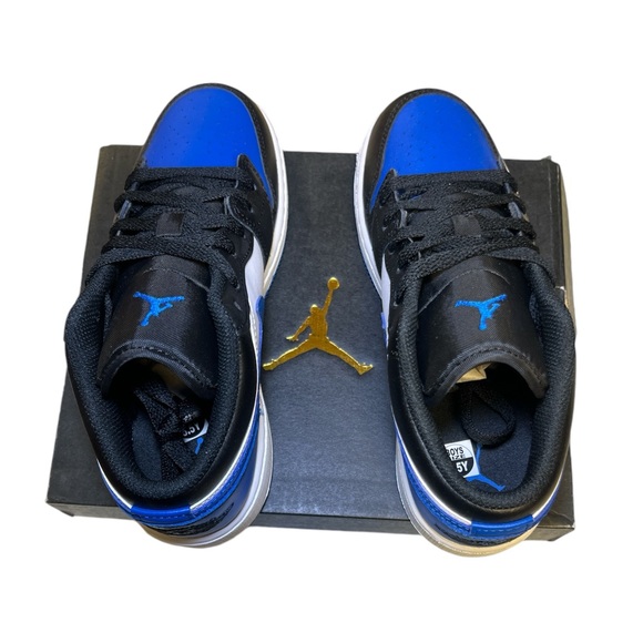 Nike Air Jordan 1 Low Alternate Royal Blue Toe Womens 7 GS 5.5 NEW! - Picture 4 of 7